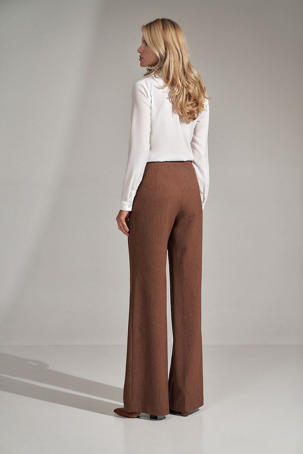 Timeless Chic: High-Rise Brown Bell-Bottom Trousers