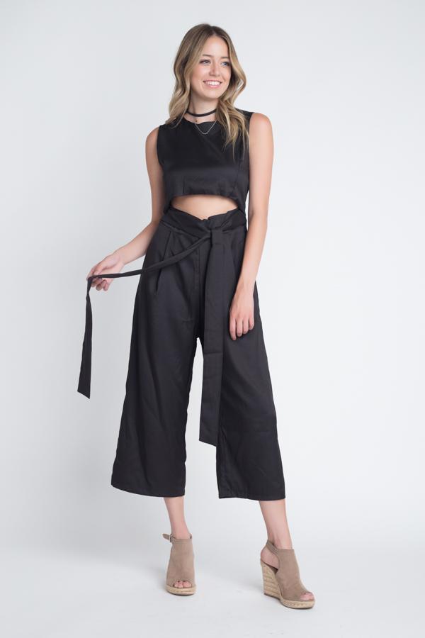 Sleek Escape: Sleeveless Tie Jumpsuit with Slit – Black
